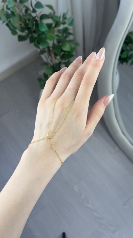 Hand chaîne fine V